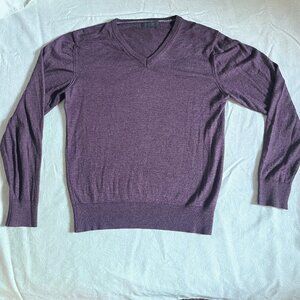 Saks Fifth Avenue - size M - purple v-neck sweater - 70/30 merino/silk